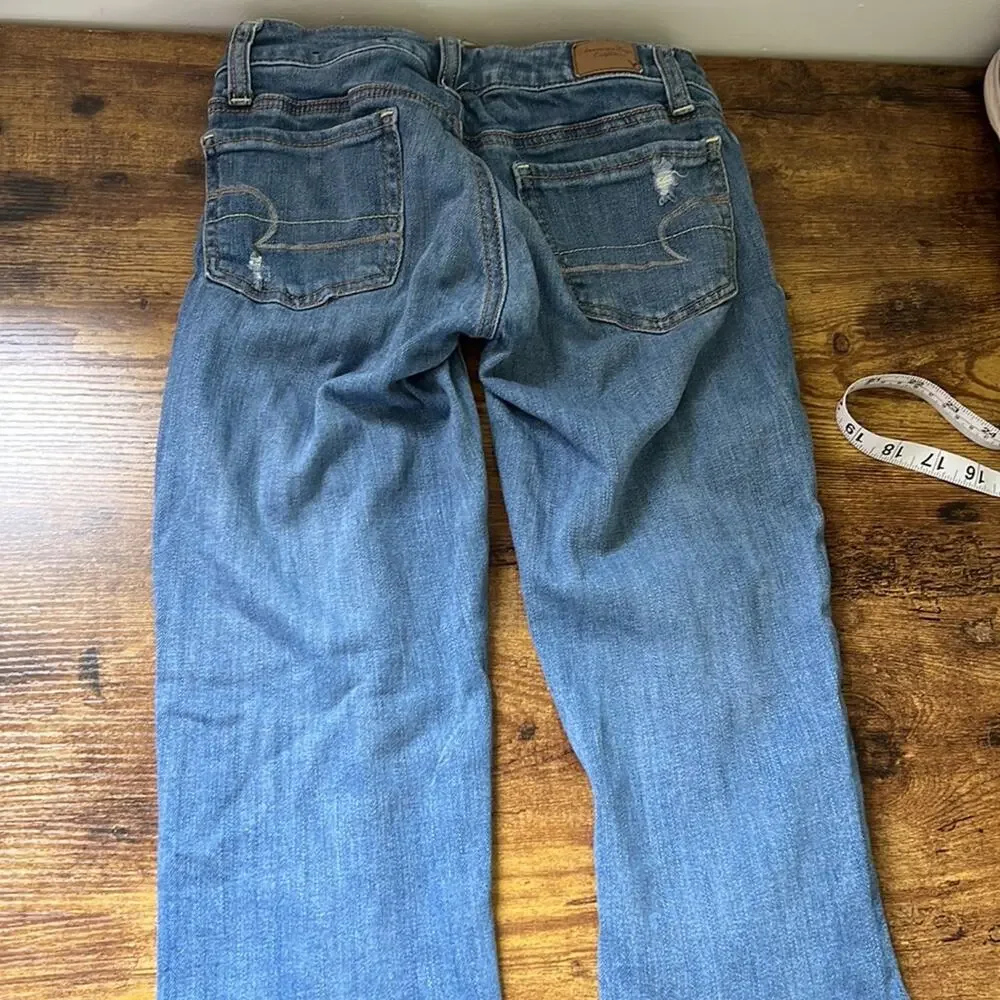 American Eagle Light Wash Distressed Jegging Skinny Pants